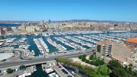 Luftbild-Von-Frankreich,-Cote-D&#39;azur,-Menton,-Alter-Hafen-Von-Marseille-Und-Meer-An-Der-Französischen-Riviera