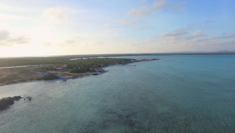 La-Laguna-Y-Los-Manglares-De-Lac-Bay-En-Bonaire,-Antillas-Holandesas