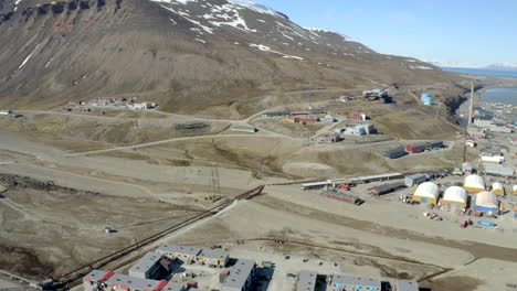 Stadt-Longyearbyen---Spitzbergen