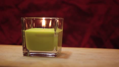 Green-candle-closeup-2