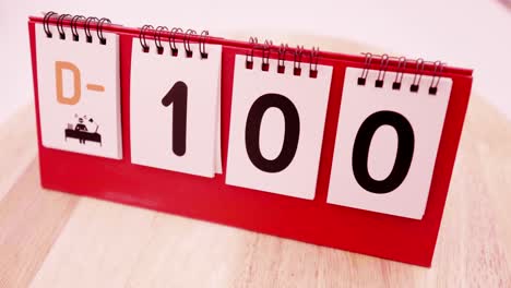 Calendario-D-100-Para-Un-Día-Especial-Calendario-D-100-Para-Viajes,-Estudio,-Dieta