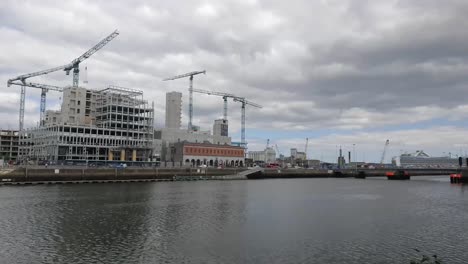 Schwenk-In-Dublin-über-Bauarbeiten-In-Den-Boomzeiten-2019-In-Den-Docklands