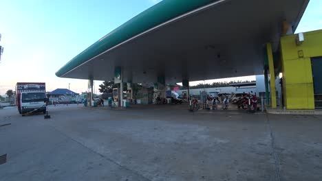 Petronas-Tankstelle-Tagsüber-In-Malaysia