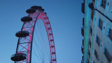 Coca-Cola-London-Eye-Shot-Am-Späten-Abend-Von-Der-South-Bank,-London,-Uk