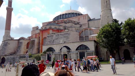 Außenansicht-Des-Hagia-Sophie-Museums-In-Istanbul,-Türkei