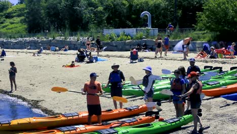 Portland-Paddle-Ofrece-Kayaks-De-Mar-Para-Remar-Entre-Las-Muchas-Islas-En-Casco-Bay,-Maine