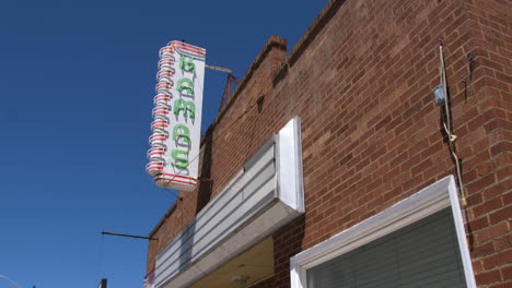 Kamas-neon-sign-in-Kamas,-Utah