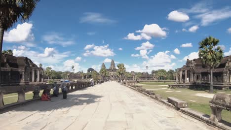 Hyperlapse-Durch-Das-Zentrum-Von-Angkor-Wat