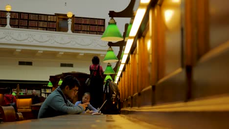 Biblioteca-Estatal-Victoria-Julio,-2019-Biblioteca-De-Melbourne