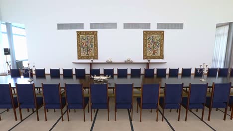 Mesa-De-Comedor-Y-Decoración-Del-Salón-De-Banquetes-Del-Palacio-Alvorada,-Perteneciente-A-La-Casa-Oficial-Del-Presidente-De-Brasil