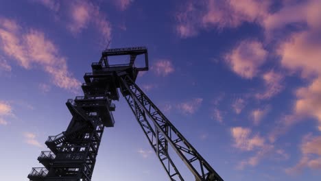 Sonnenuntergang-Zeitraffer-Wolken-Zeche-Holland-Coal-Mine-Hubturm