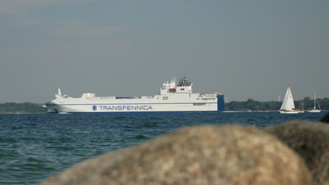 Plano-General-Que-Muestra-La-Conducción-Del-Ferry-Transfennica-Desde-Luebeck-A-Gdynia,-Polonia