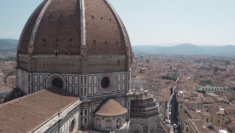 4K-Panoramablick-Auf-Die-Kathedrale-Von-Santa-Maria-Del-Fiore-Von-Der-Spitze-Des-Glockenturms-Von-Giotto