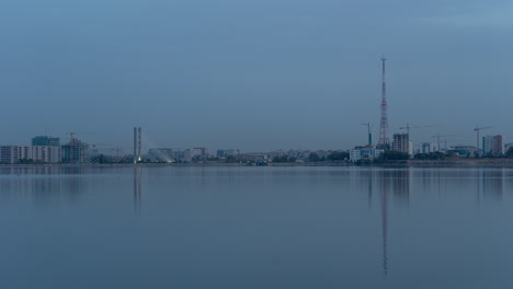 Puente-Ciurel-Y-Torre-Sts,-Lapso-De-Tiempo-De-Día-A-Noche,-Bucarest,-Rumania
