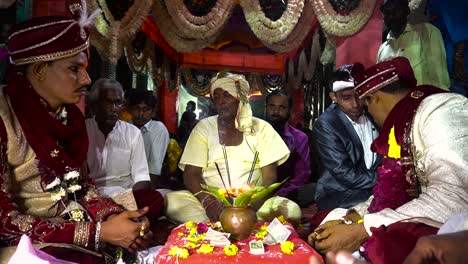 Indische-Traditionelle-Hochzeit