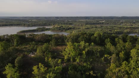 beautiful-landscape-in-southern-minnesota,-bluffs,-island-and-Misisipi-river-aerial-view-during-summer-time