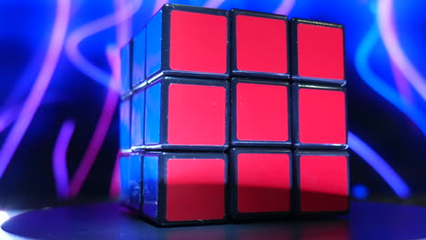 Cubo-De-Rubik,-Colorido-Cubo-De-Rubik-Giratorio,-Gráficos-En-Movimiento,-Juguete,-Juego,-Fondo,-Ilustración-De-Estudio-Creativo