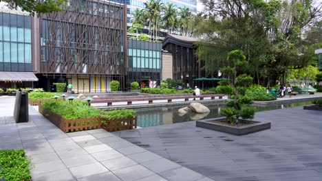 People-at-Zhong-Shan-Park,--Balestier,-Singapore