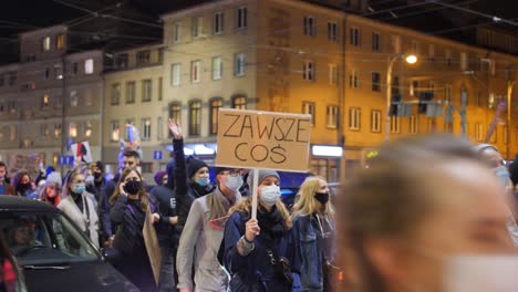 Manifestantes-A-Favor-Del-Derecho-A-Decidir-Marchan-En-Wrocław,-Polonia-28.10.2020