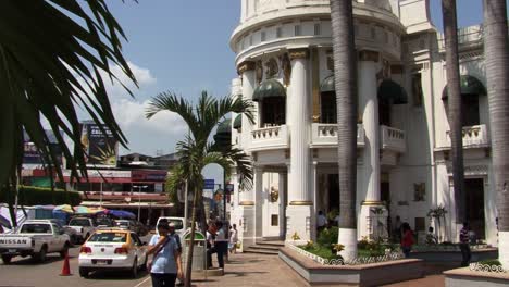Hauptplatz,-Kirche,-Straßenszenen,-Menschen-Auf-Der-Straße-In-Tapachula,-Chiapas,-Mexiko