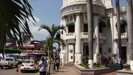 Main-square,-Church,-street-scenes,-people-on-the-street-in-Tapachula,-Chiapas,-Mexico