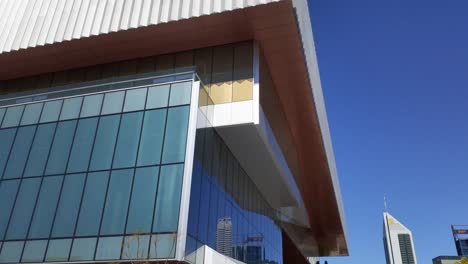 New-Perth-Museum-Boola-Bardip-building,-tilt-down-shot