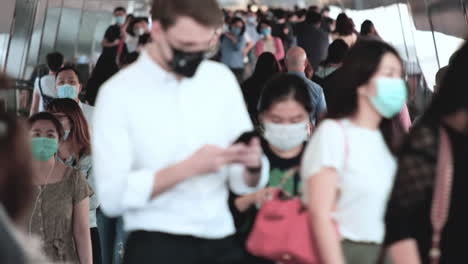 Hong-Kong---24-De-Octubre-De-2020:-Personas-No-Reconocidas-Que-Usan-Máscaras-Faciales-Médicas-En-Hong-Kong