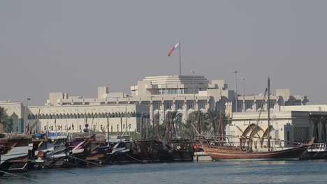 Amiri-Diwan-Situado-En-Doha,-Es-El-Lugar-De-Trabajo-Oficial-Y-La-Oficina-Del-Emir-Del-Estado-De-Qatar