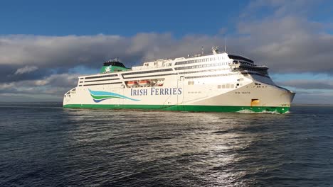 Irish-Ferry-Coming-Out-From-Dublin-Port-In-Ireland---Medium-Shot,-Slow-Motion