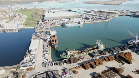 Imágenes-Aéreas-Del-Lado-Del-Muelle-Barcos-Y-Muelles