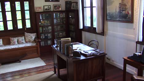 The-desk-and-typewriter-of-James-Norman-Hall