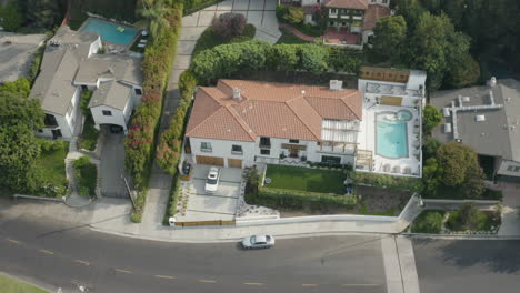 Antena-Sobre-Casa-Grande-En-Sherman-Oaks-California