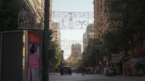 Cinematic-Murcia-cityscape-street-view-with-Christmas-decorations-in-city,-Spain