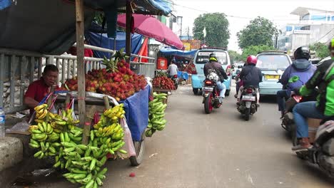 Vendiendo-Fruta-Al-Costado-De-La-Carretera-Durante-La-Pandemia-De-Covid-19