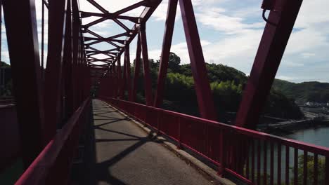 Puente-De-Acero-Rojo-En-Onomichi,-Hiroshima-Japón