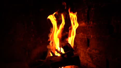 Firewood-Burning-Inside-The-Chimney