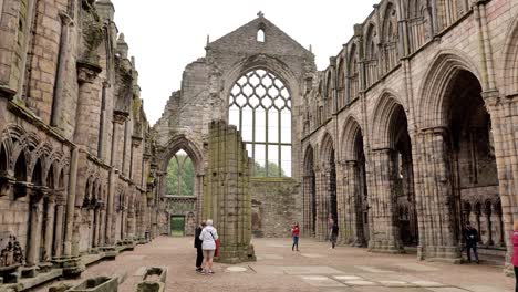 The-Holyrood-Abbey-ruin-in-the-Holyrood-Palace,-royal-residence-in-Edinburgh,-Scotland