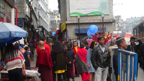 Un-Cierto-Número-De-Indios-Caminando-Por-Las-Calles-Del-Mercado-De-Darjeeling