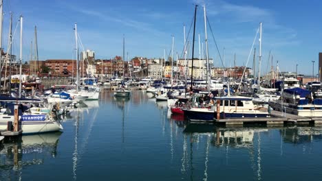 Boats-moored-in-Ramsgate-Harbour,-Kent