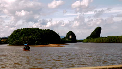 Time-lapse-of-the-river-in-Krabi