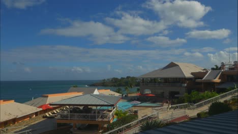 Erstaunlicher-Wolkengebilde-Zeitraffer-Des-Magdelena-Grand-Resort-Auf-Der-Karibischen-Insel-Tobago