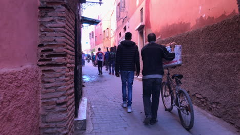 Walk-through-the-souks-of-Marrakesh