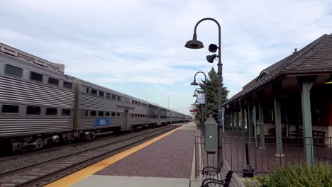 passenger-commuter-train-passing-through-station-fast-4k