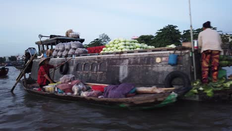 Cai-Rang-Schwimmender-Markt-Im-Mekong-delta