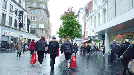 Shoppers-in-Liverpool-Buying-Goods,Liverpool-One-Shops