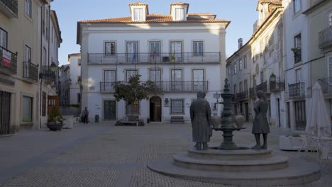 Estatuas-De-Abrantes-En-El-Centro-De-La-Ciudad,-Portugal