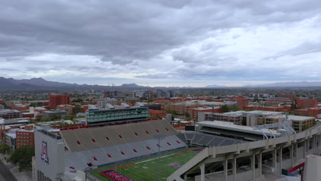 Día-Triste-Sobre-El-Estadio-De-Arizona-En-La-Universidad-De-Tucson-En-Arizona,-Estados-Unidos