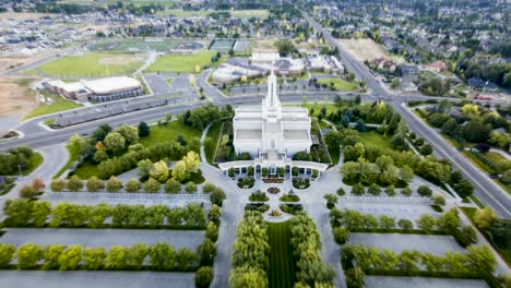 Aerial-hyperlapse-of-the-Mount-Timpanogos-Temple-of-the-Church-of-Jesus-Christ-or-Latter-day-Saints