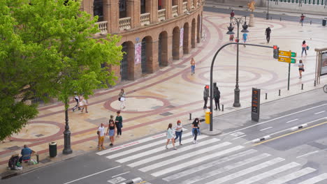Pedestrian-crossing-in-Plaza-de-toros,-Valencia,-Spain