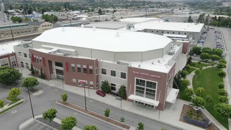 Aerial-View-Of-Town-Toyota-Center-Building-In-Wenatchee,-Washington-At-Daytime---orbiting-drone-shot